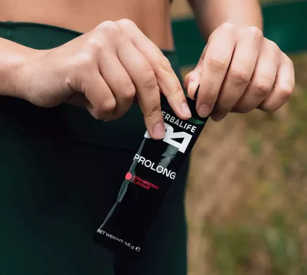 li-woman-holding-prolong-energy-gel
